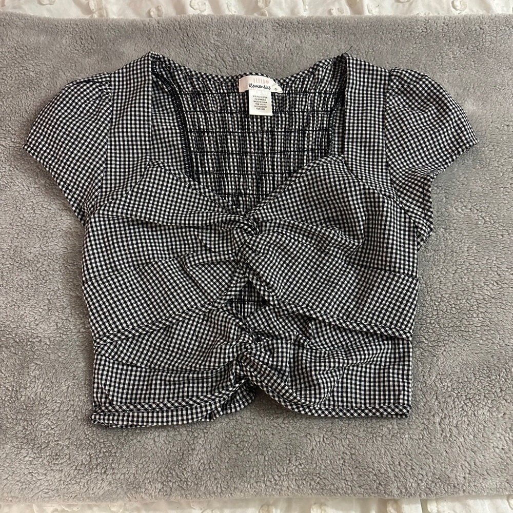 URBAN Romantics Black and White Puff Sleeve Crop Top